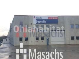 Louer , 3800 m², Zona