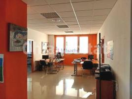 Louer , 150 m², Zona