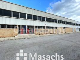 Louer , 4501 m², Zona