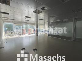 Louer , 282 m², Zona