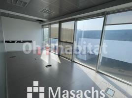Louer , 282 m², Zona