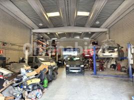 Louer , 500 m², Zona