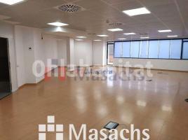 Louer , 136 m², Zona