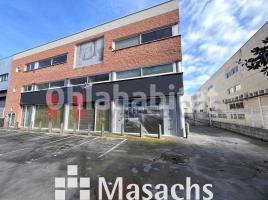 Louer , 3835 m², Zona