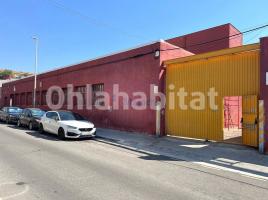 Louer , 1450 m², Zona