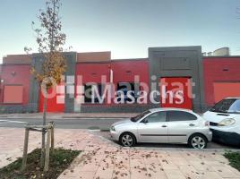 Louer , 330 m², Zona