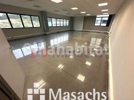 Louer , 112 m², Zona