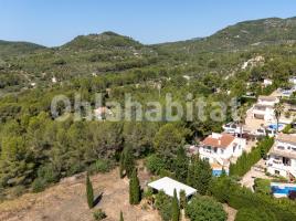 Houses (villa / tower), 152 m², almost new