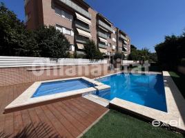 For rent attic, 136 m², almost new, Zona