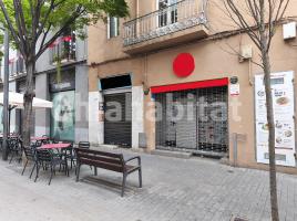 Propiedad vertical, 310 m², cerca de bus y tren, Paseo de Francesc Macià