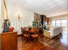 Houses (terraced house), 316 m², near bus and train, Calle dels Sentmenat