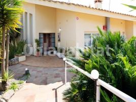  (unifamiliar aïllada), 408 m²