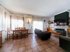 Houses (detached house), 115 m², near bus and train