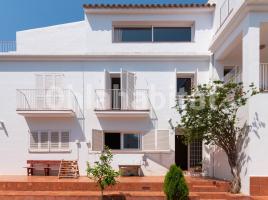 Houses (terraced house), 160.11 m², near bus and train