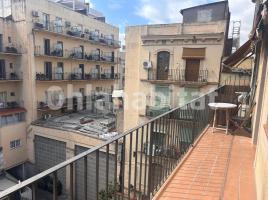 Piso, 82 m², cerca de bus y tren, seminuevo