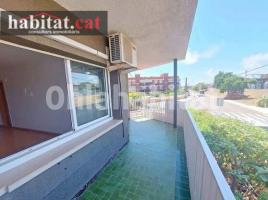 Piso, 80 m², cerca de bus y tren