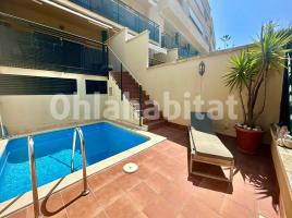 Flat, 159 m², near bus and train