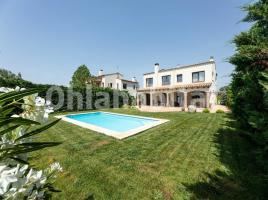 Casa (unifamiliar aislada), 312 m², cerca de bus y tren, seminuevo