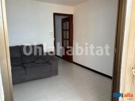 Flat, 70 m², near bus and train