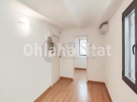 Alquiler ático, 50 m², cerca de bus y tren