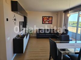 Flat, 133 m², near bus and train, almost new