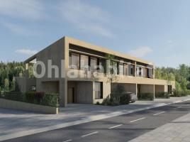  (unifamiliar aïllada), 179 m², près de bus et de train, nouveau