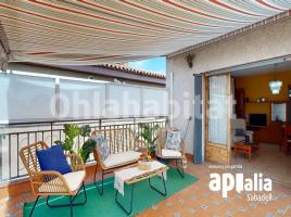  (unifamiliar aïllada), 226 m², près de bus et de train