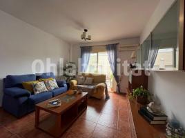 Apartament, 65 m², près de bus et de train, presque neuf