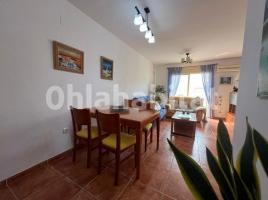 Apartament, 65 m², près de bus et de train, presque neuf