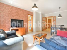 Piso, 101 m², cerca de bus y tren, seminuevo