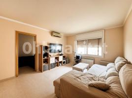 Flat, 76 m², near bus and train