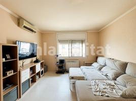 Flat, 76 m², near bus and train