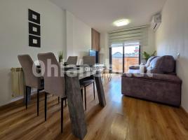 Piso, 66 m², cerca de bus y tren, seminuevo