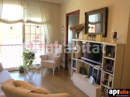 Pis, 85.99 m², près de bus et de train