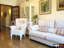 Pis, 85.99 m², près de bus et de train