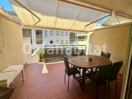 Flat, 159 m², near bus and train, almost new