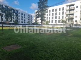 Louer pis, 95 m², près de bus et de train, presque neuf