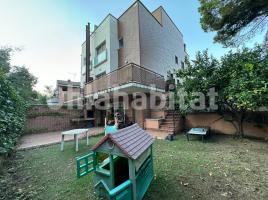 Houses (terraced house), 251 m², near bus and train
