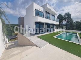 Houses (villa / tower), 470 m², almost new