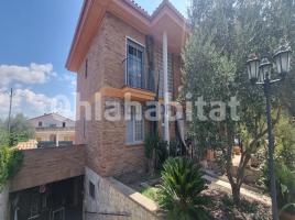 Casa (chalet / torre), 280 m², seminuevo