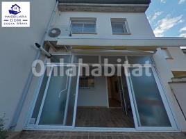 Casa (unifamiliar adossada), 230 m², prop de bus i tren, Calle del Carrilet