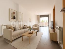 Flat, 110 m², near bus and train, almost new