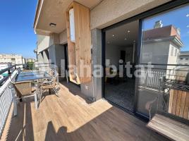 Flat, 92 m², near bus and train