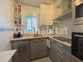 Flat, 86 m², near bus and train, almost new