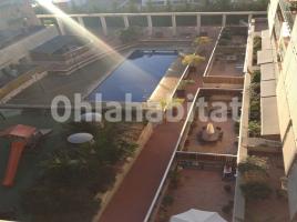 For rent flat, 98 m², near bus and train