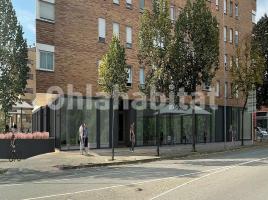 For rent business premises, 1080 m², Avenida d'Olímpia