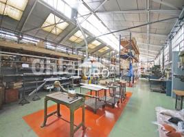 Louer , 3800 m², Zona