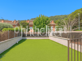 Casa (unifamiliar adosada), 321 m², seminuevo