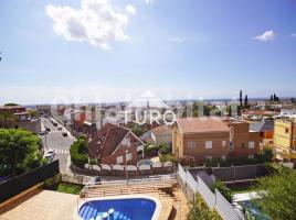 Casa (unifamiliar adossada), 265 m², Zona