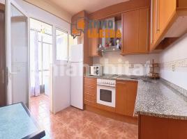 Piso, 106 m², cerca de bus y tren, Calle de Barcelona